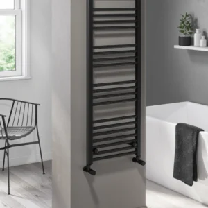 Loco Straight 300x1600 Ladder Rail Matt Black