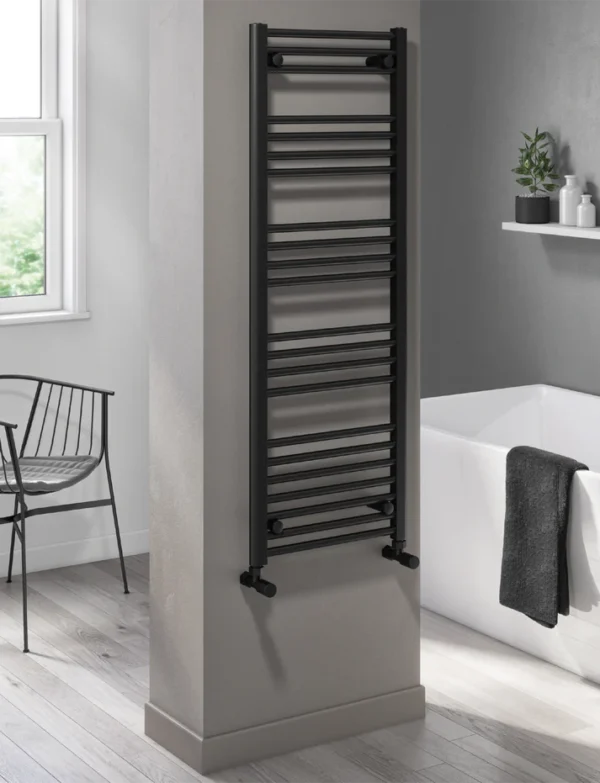 Loco Straight 300x1600 Ladder Rail Matt Black